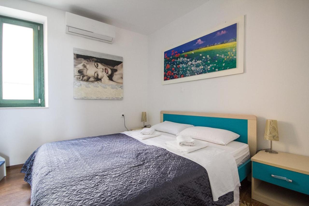 Apartments Umag Center, Seafront With Terrace In Umag Exterior photo