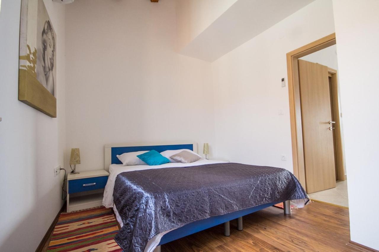 Apartments Umag Center, Seafront With Terrace In Umag Exterior photo