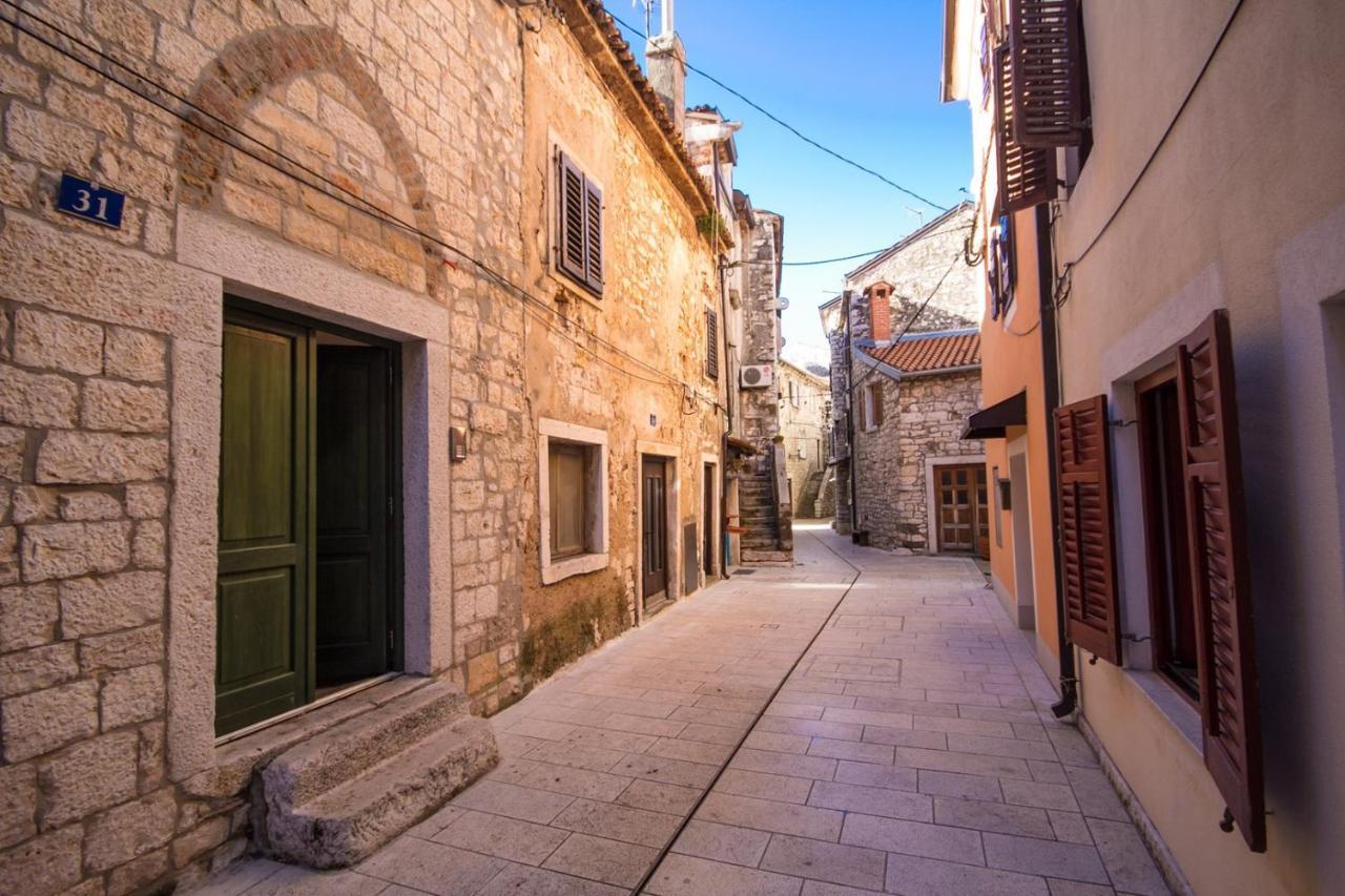 Apartments Umag Center, Seafront With Terrace In Umag Exterior photo
