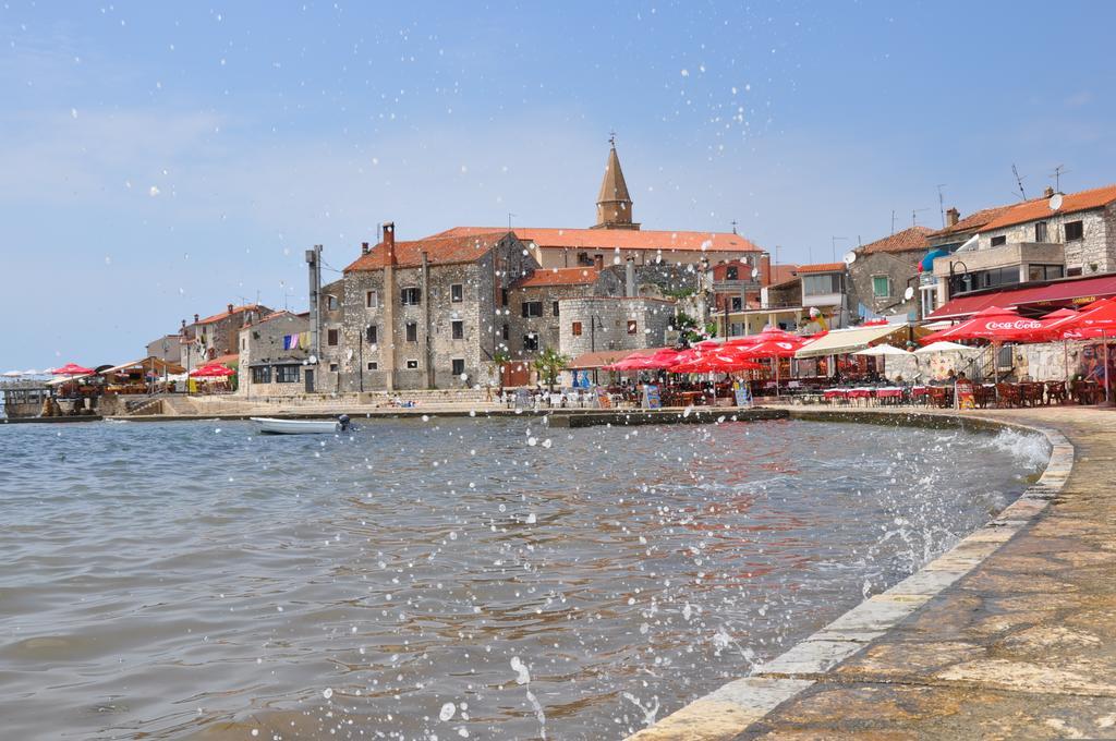 Apartments Umag Center, Seafront With Terrace In Umag Exterior photo